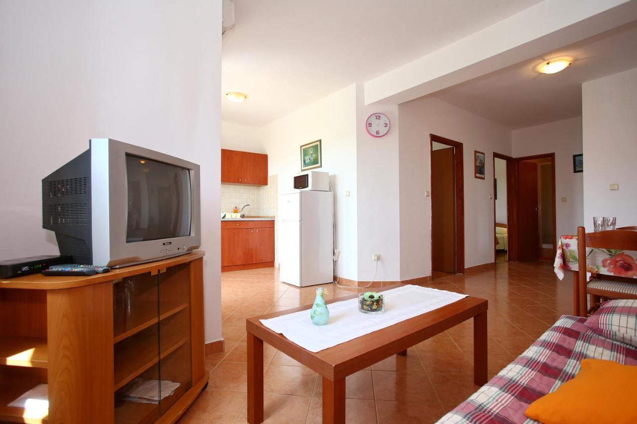 Apartments Vila Ana セリネ エクステリア 写真