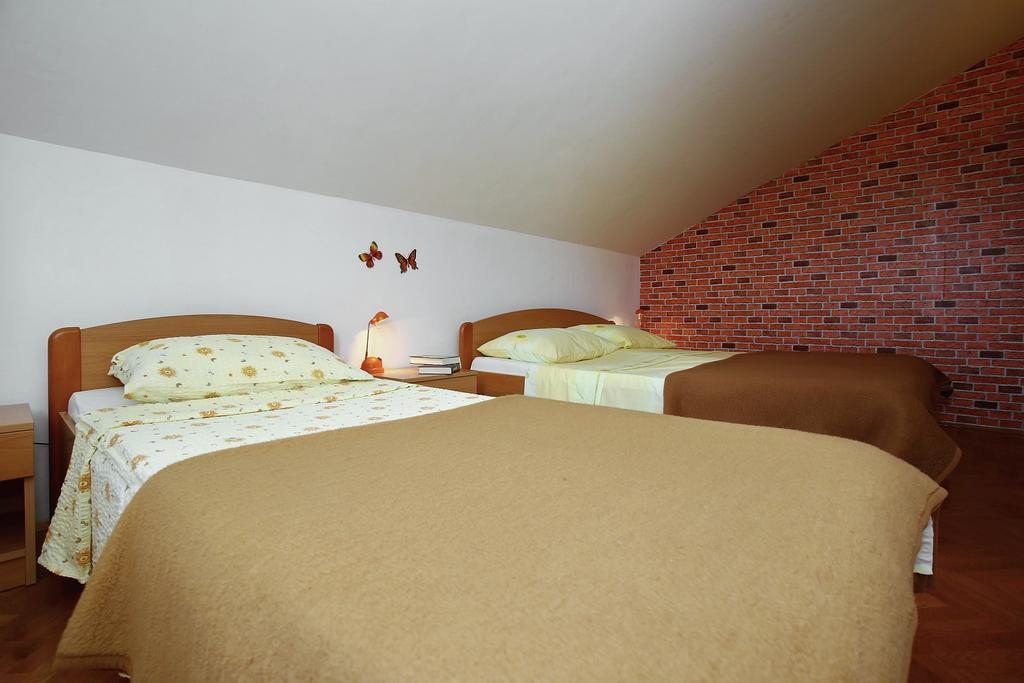 Apartments Vila Ana セリネ エクステリア 写真
