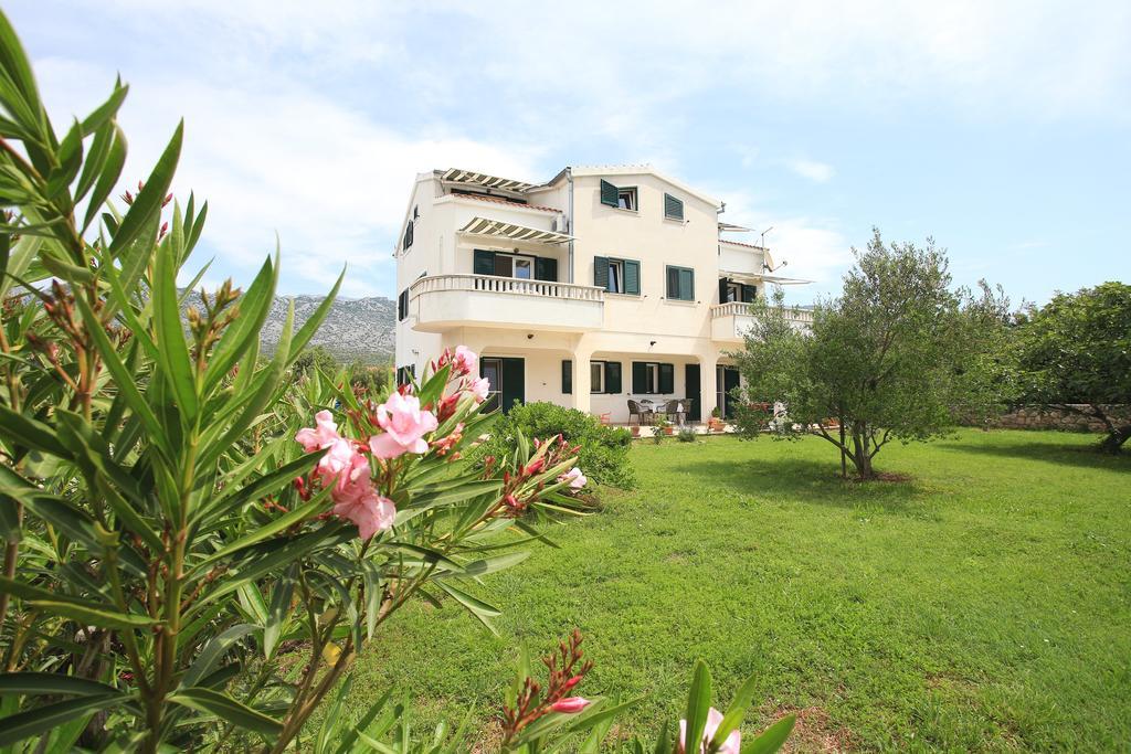 Apartments Vila Ana セリネ エクステリア 写真