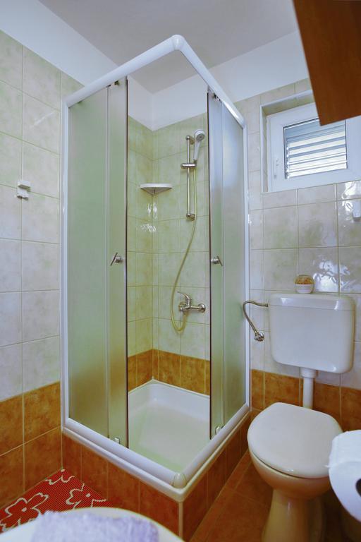 Apartments Vila Ana セリネ エクステリア 写真