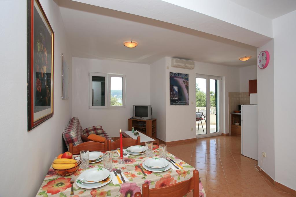 Apartments Vila Ana セリネ エクステリア 写真